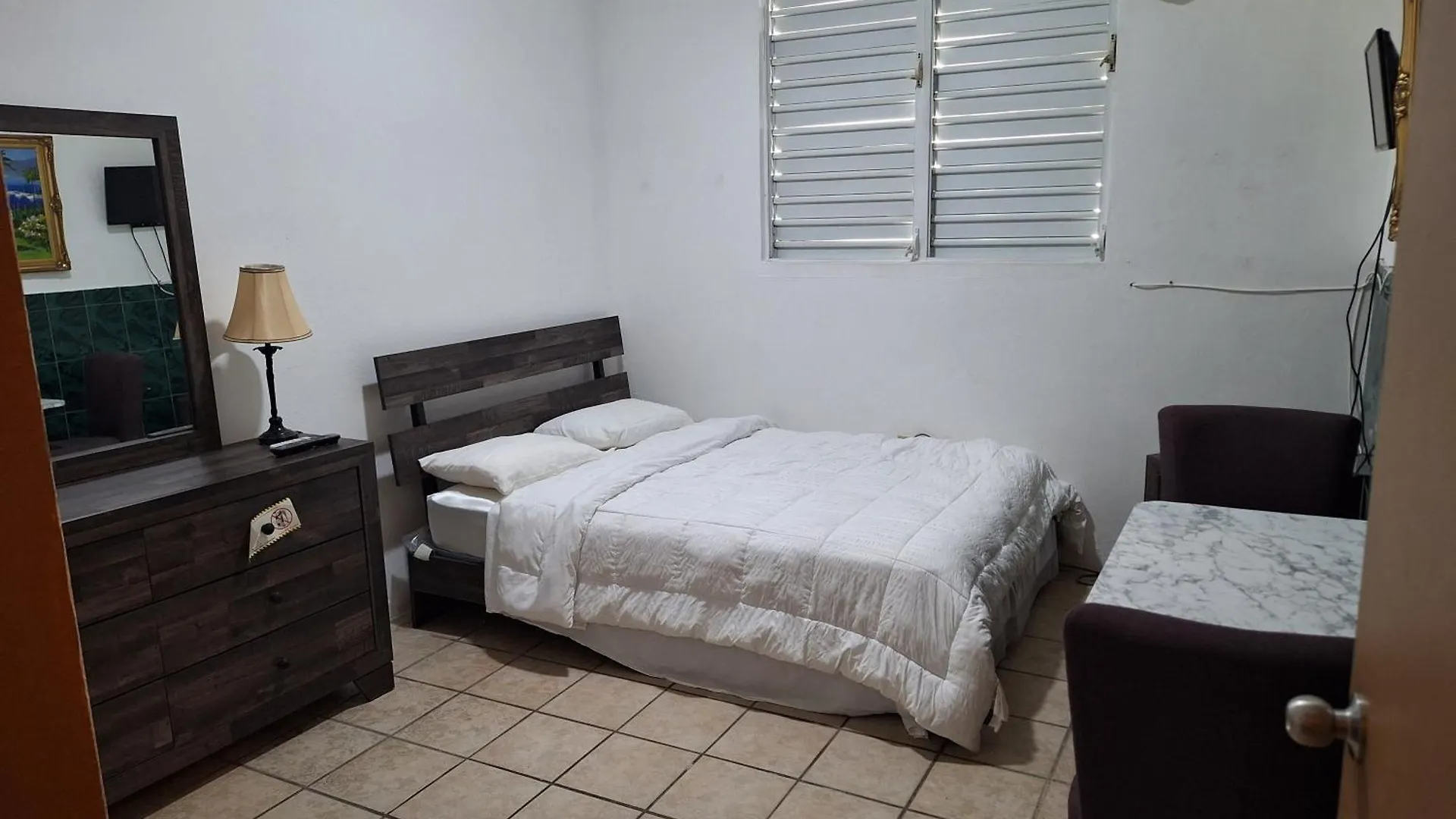 Humacao Guest House 0*,  Porto Riko